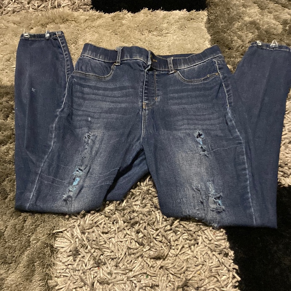 Ripped skinny jeans size medium